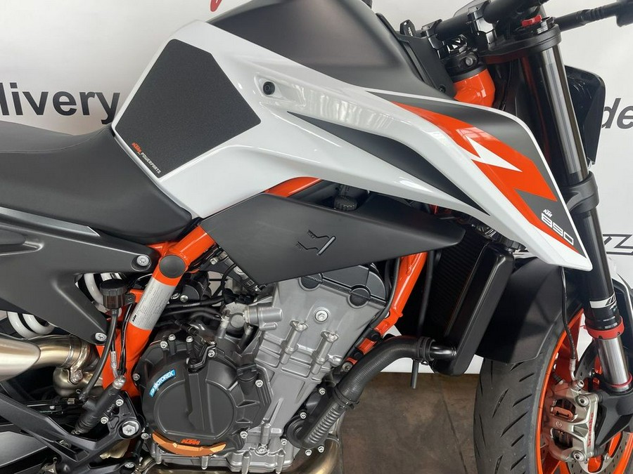 2021 KTM 890 Duke R