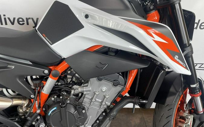 2021 KTM 890 Duke R