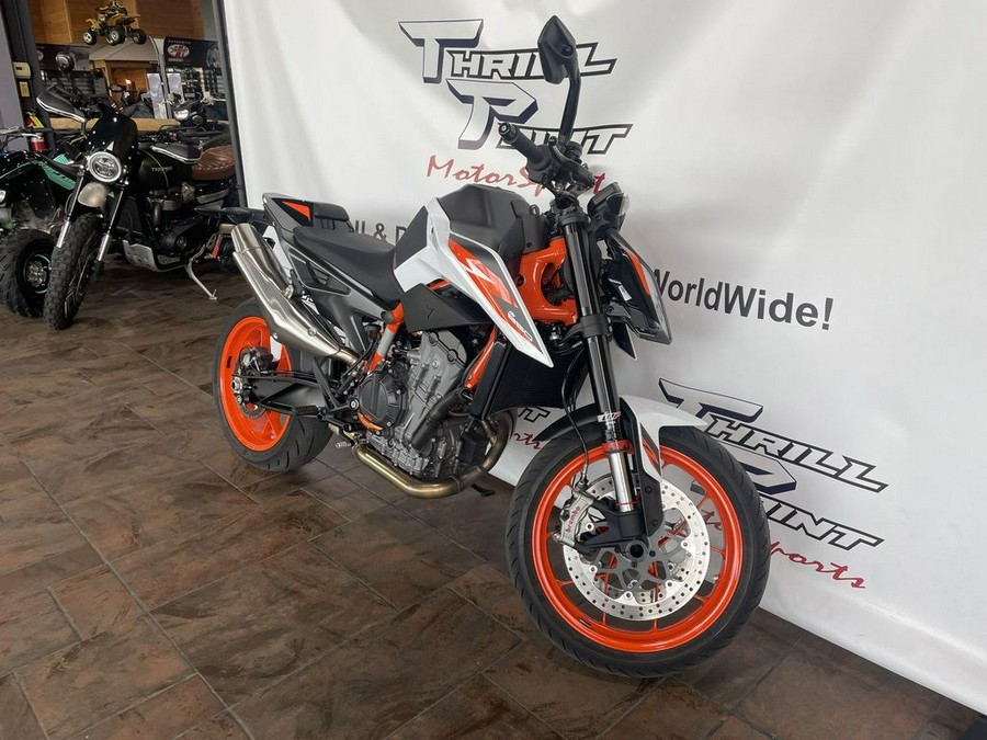 2021 KTM 890 Duke R