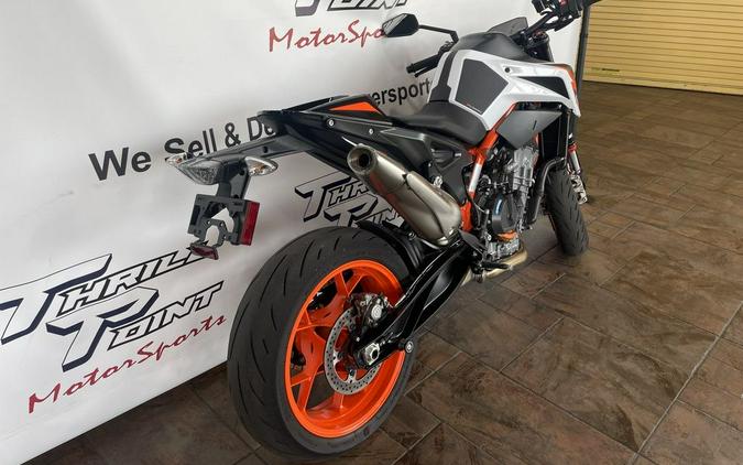 2021 KTM 890 Duke R