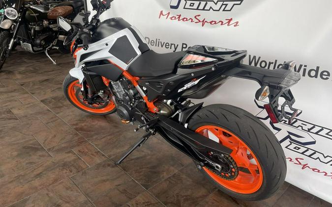 2021 KTM 890 Duke R