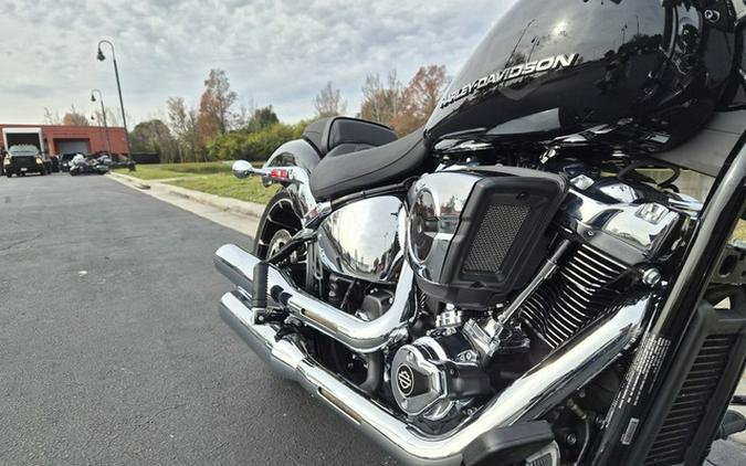 2025 Harley-Davidson Softail FXBR - Breakout