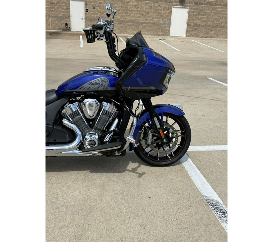 2022 Indian Motorcycle® Challenger® Limited Spirit Blue Metallic/Black Metallic