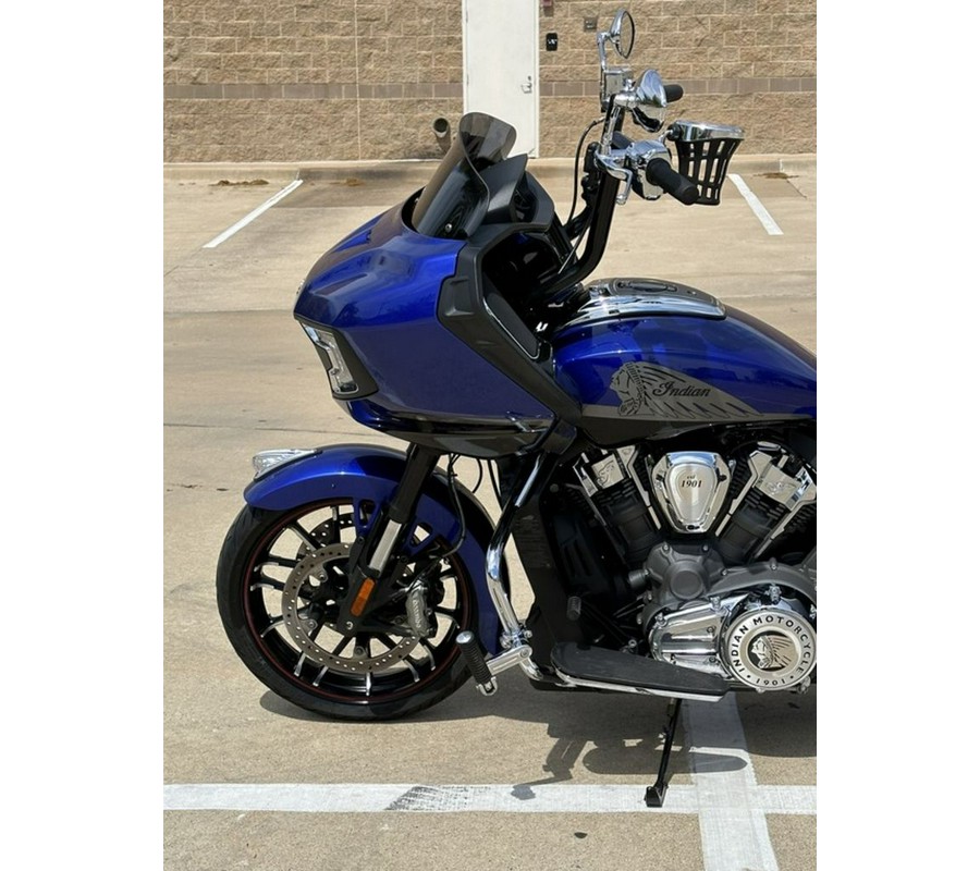 2022 Indian Motorcycle® Challenger® Limited Spirit Blue Metallic/Black Metallic