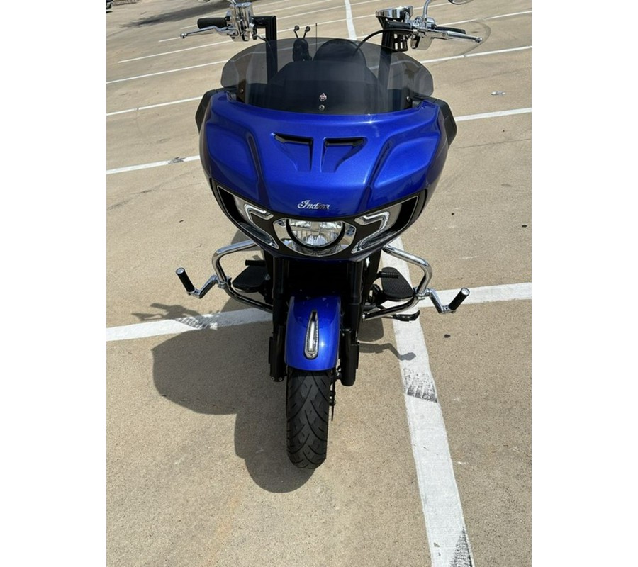 2022 Indian Motorcycle® Challenger® Limited Spirit Blue Metallic/Black Metallic