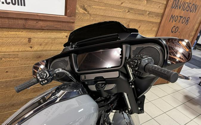 2026 Harley-Davidson® Street Glide® Dark Billiard Gray Chrome Trim FLHX