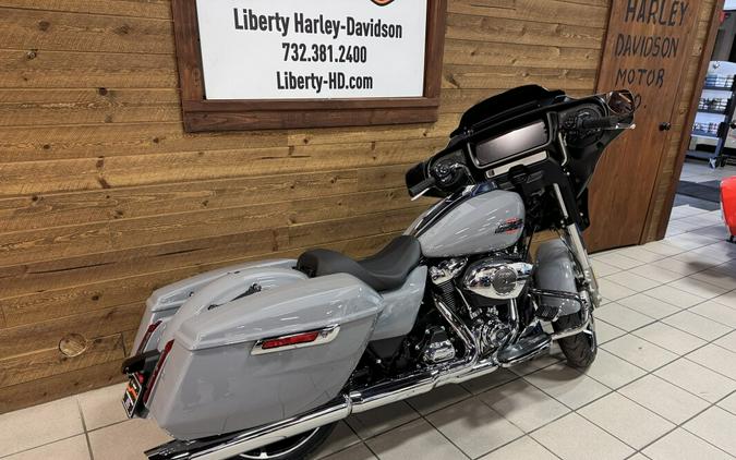 2026 Harley-Davidson® Street Glide® Dark Billiard Gray Chrome Trim FLHX
