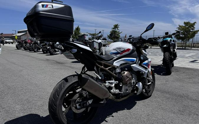 2022 BMW S1000