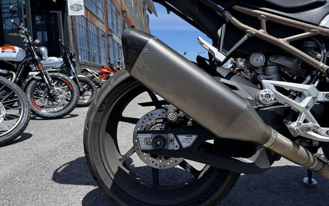 2022 BMW S1000