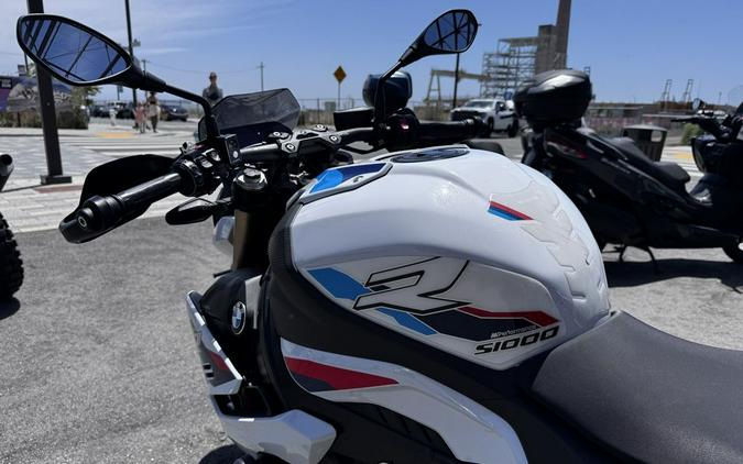 2022 BMW S1000