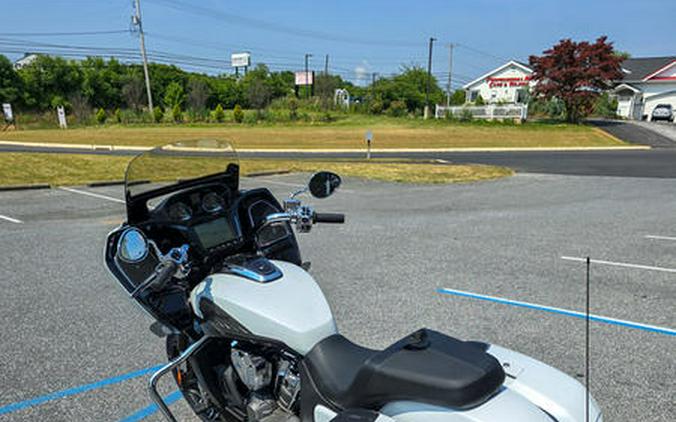 2024 Indian Motorcycle® Challenger® Limited with PowerBand Audio Package Ghost White Metallic