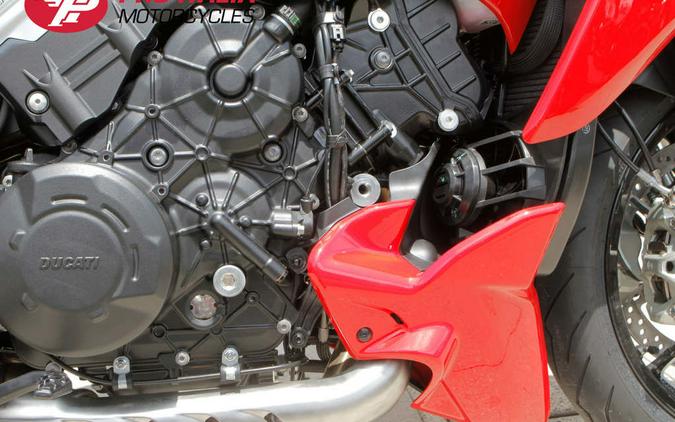 2024 Ducati Diavel V4 Red