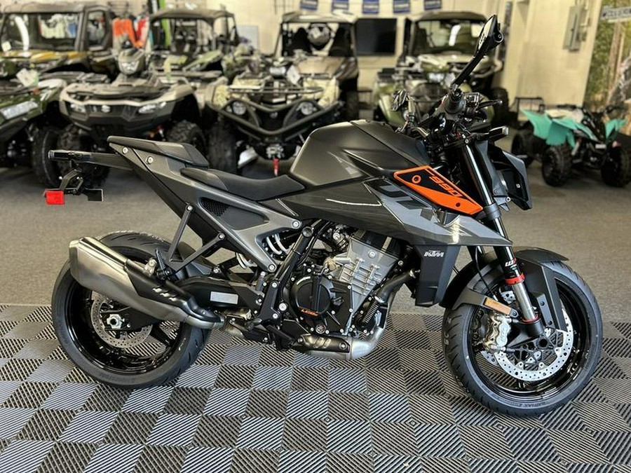 2024 KTM 990 Duke