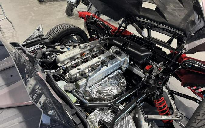 2026 Polaris Slingshot® R Manual Radiant Gray with Indy Red Pearl