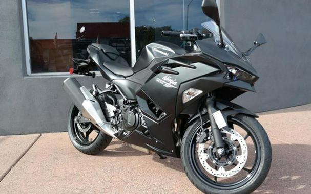2026 Kawasaki Ninja 500 ABS Metallic Flat Spark Black