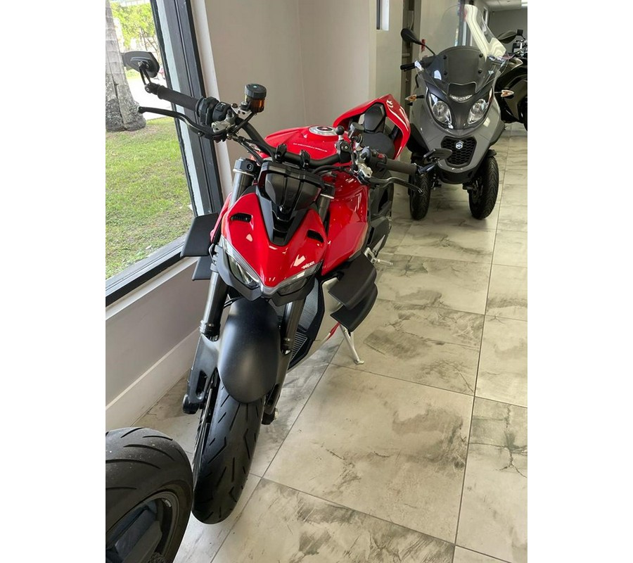 2021 Ducati STREET FIGHTER V4