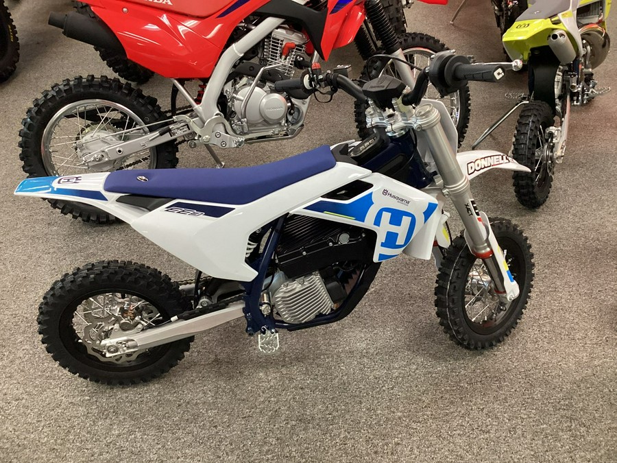 2023 Husqvarna Motorcycles EE 3