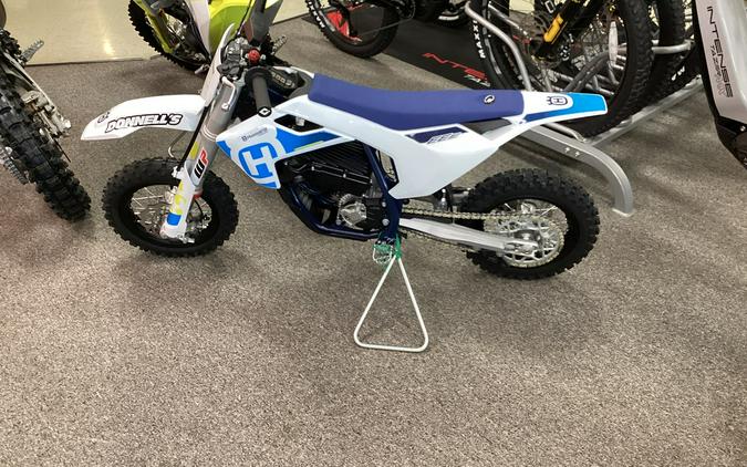 2023 Husqvarna Motorcycles EE 3