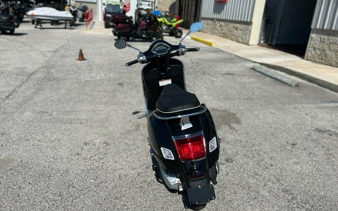 2027 Vespa GTS 310 Super 310