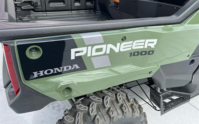 2023 Honda Pioneer 1000-6 Deluxe Crew