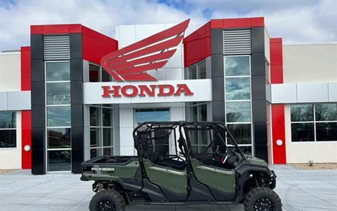 2023 Honda Pioneer 1000-6 Deluxe Crew