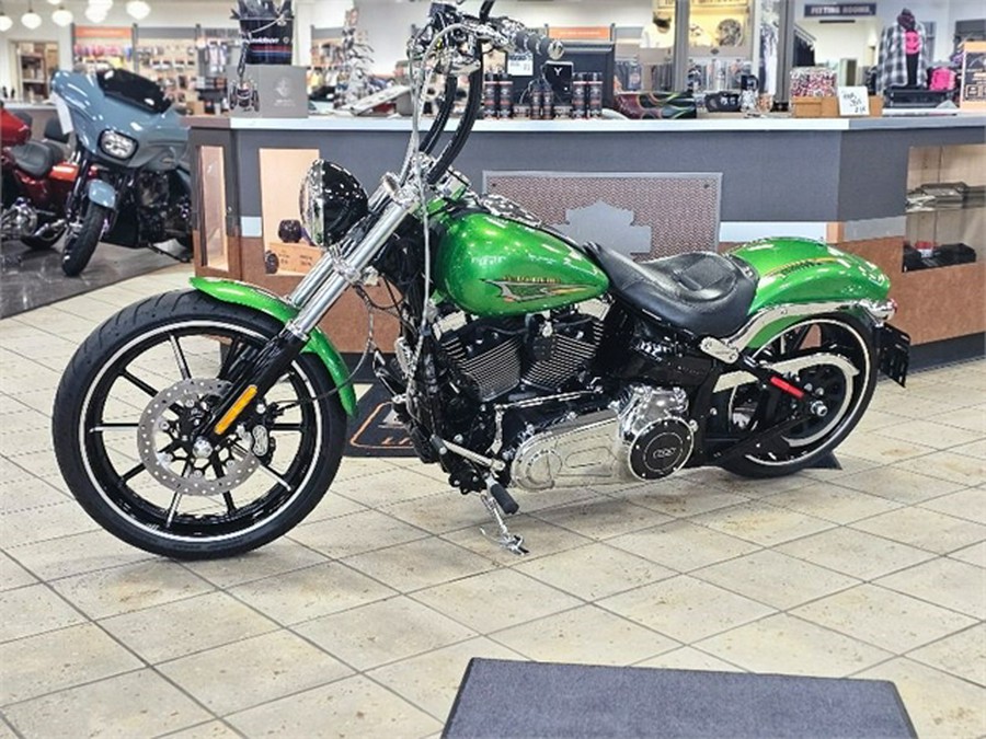 2015 Harley-Davidson Softail Breakout