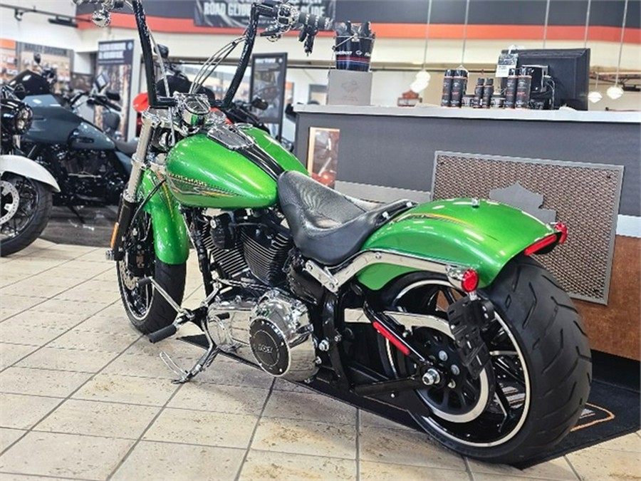 2015 Harley-Davidson Softail Breakout