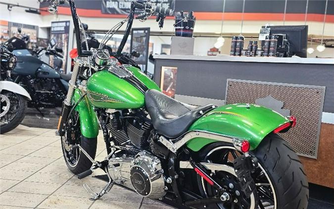 2015 Harley-Davidson Softail Breakout