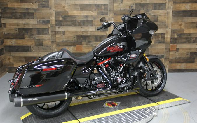 2024 Harley-Davidson CVO™ Road Glide® ST Raven Metallic