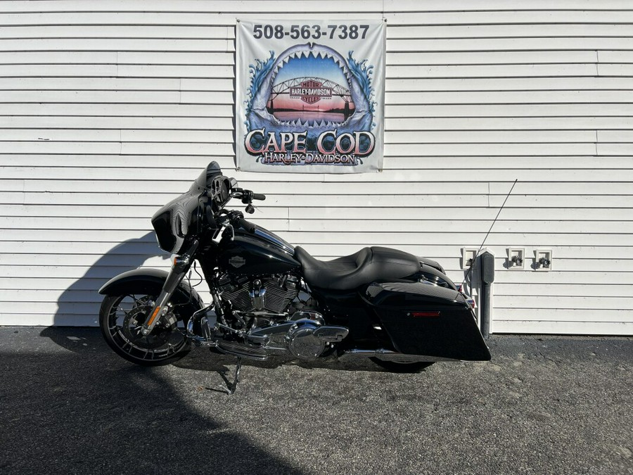 2023 Harley-Davidson® Street Glide® Special Vivid Black