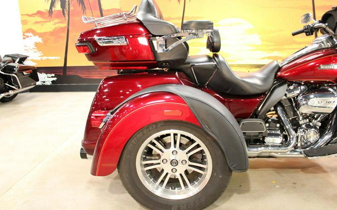 2017 Harley-Davidson® FLHTCUTG - Tri Glide® Ultra