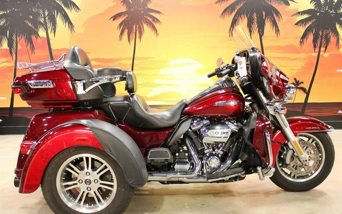 2017 Harley-Davidson® FLHTCUTG - Tri Glide® Ultra