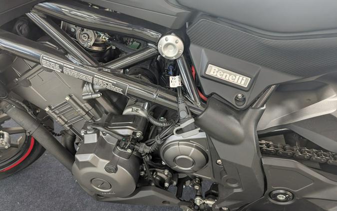 2024 Benelli 302S