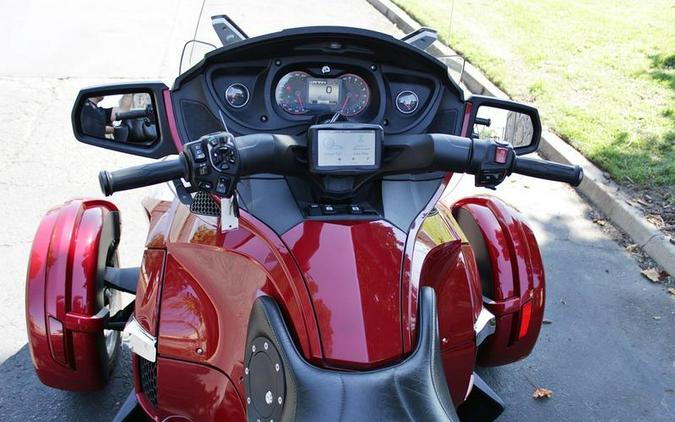 2015 Can-Am® Spyder® RT Limited 6 Speed semi-Automatic (SE6)