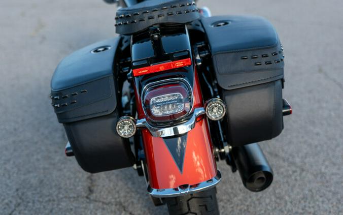 Harley-Davidson® Heritage Classic 2025 FLHC 0472830 WHISKY FIRE/BLK W/ PINSTRIP