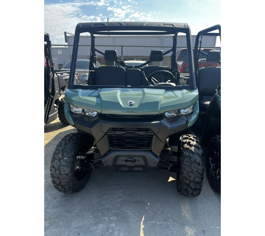 2025 Can-Am Defender HD7