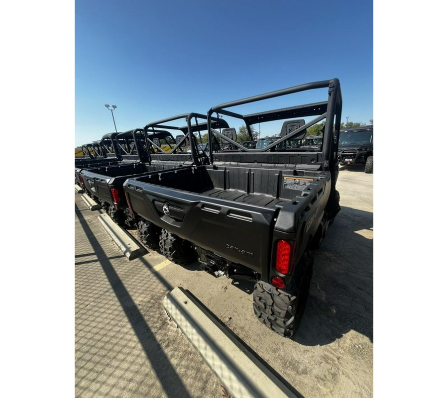 2025 Can-Am Defender HD7