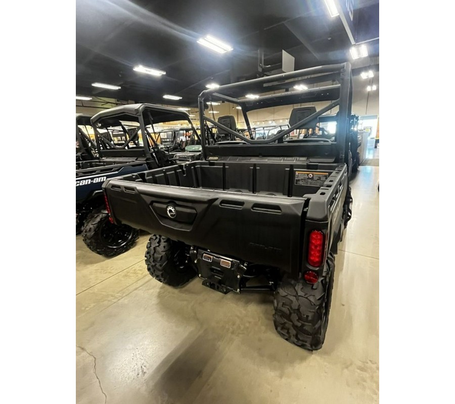 2025 Can-Am Defender HD7