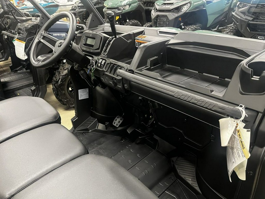 2025 Can-Am Defender HD7