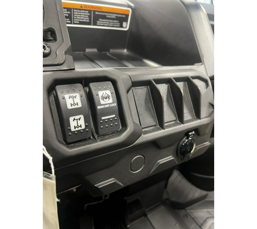 2025 Can-Am Defender HD7