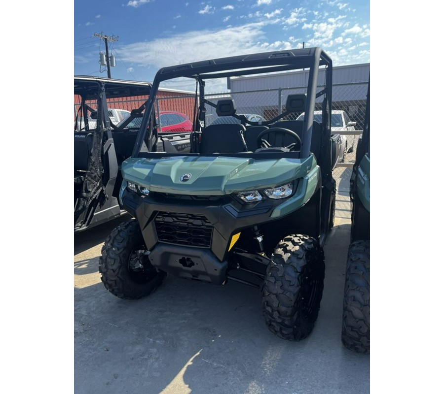2025 Can-Am Defender HD7