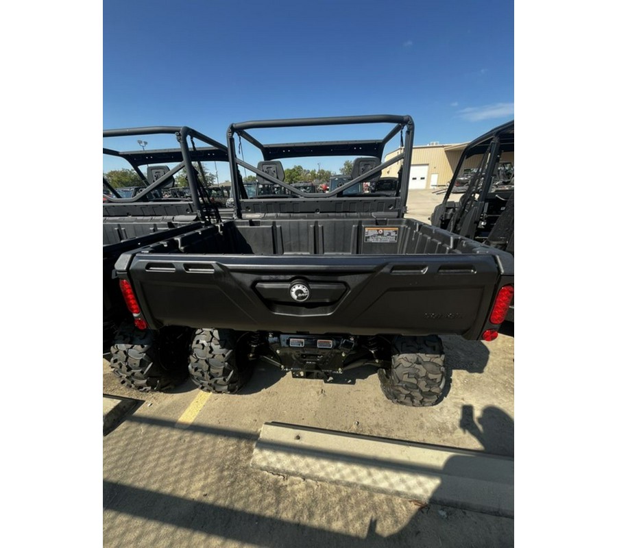 2025 Can-Am Defender HD7