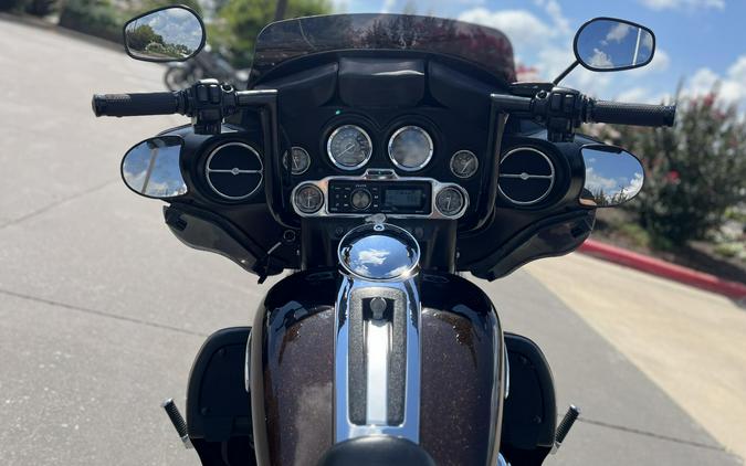 2011 Harley-Davidson® Electra Glide® FLHTK Ultra Limited DK/LT ROOT BEER 656922