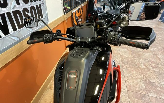 2024 Harley-Davidson® RA1250SE - CVO™ Pan America®