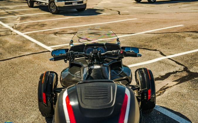 2016 Can-Am® Spyder® F3 Limited 6-Speed Semi-Automatic (SE6)