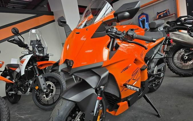 2026 KTM RC 990 R