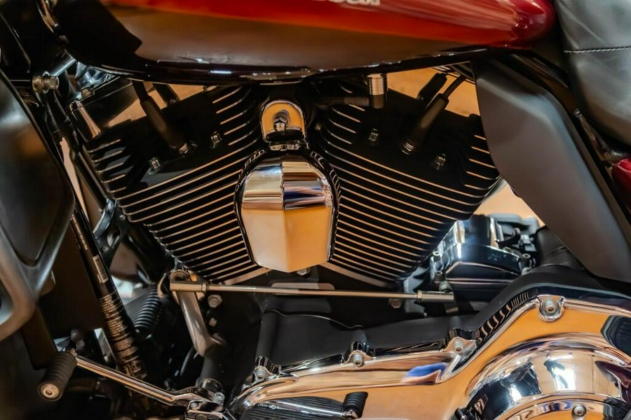 2014 Harley-Davidson Electra Glide Ultra Limited Grand American Touring FLHTK
