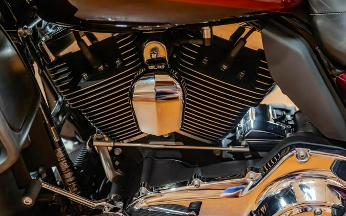 2014 Harley-Davidson Electra Glide Ultra Limited Grand American Touring FLHTK