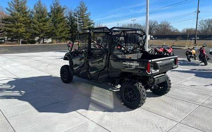 2024 Honda Pioneer 1000-6 Deluxe Crew