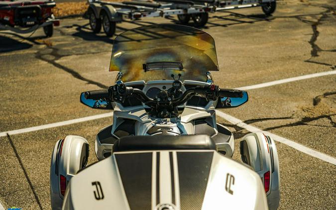 2017 Can-Am® Spyder® F3 Limited 6-Speed Semi-Automatic (SE6)